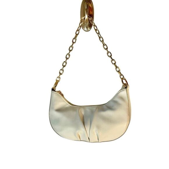 White pleather moonbag baguette with chainstrap - Picture 2 of 12